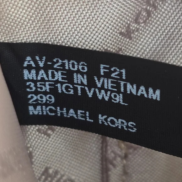 Michael Kors Jet Set Extra Large Brown Clutch Wristlet - Picture 4 of 6